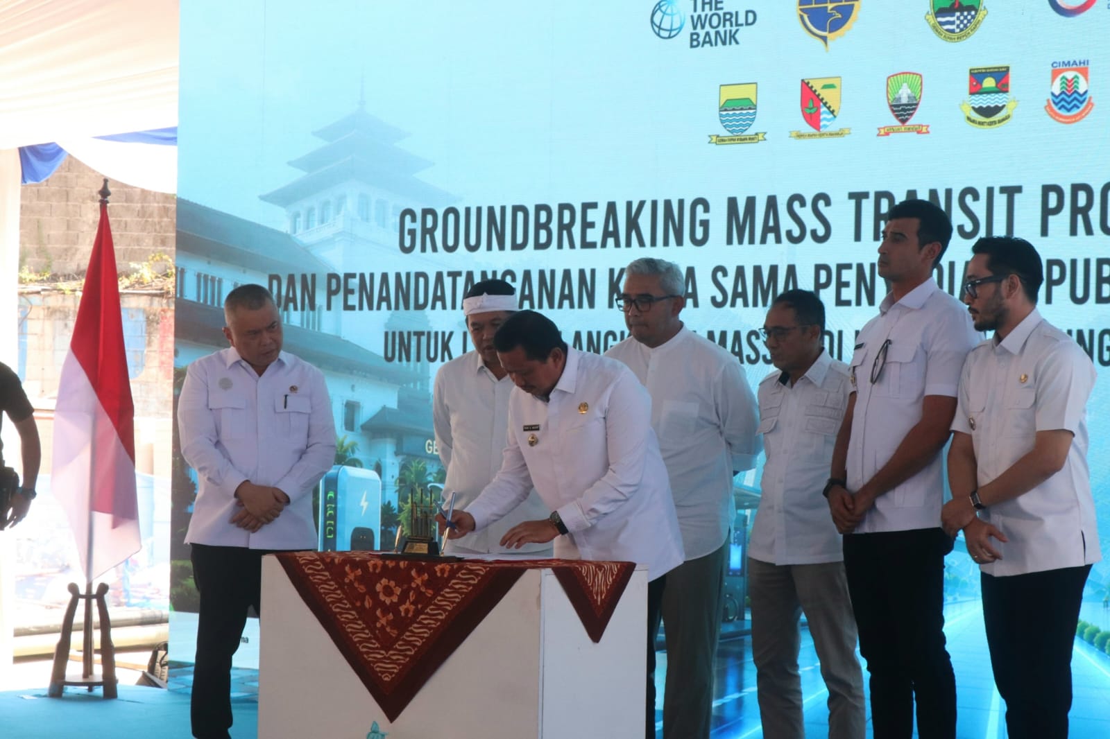 Sumedang Resmi Masuk Era BRT! Dony Teken Kerja Sama, Transportasi Bandung Raya Siap Naik Kelas